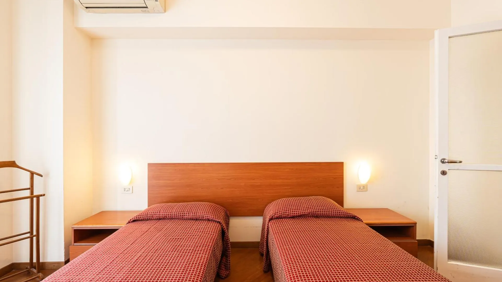 Splendido Trilocale Zara Ottavo Piano - Mirable Pm Appartement Milaan 0*,  Italië