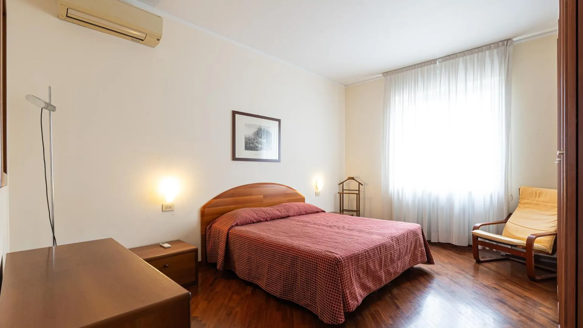 Splendido Trilocale Zara Ottavo Piano - Mirable Pm Appartement Milaan 0*,  Italië